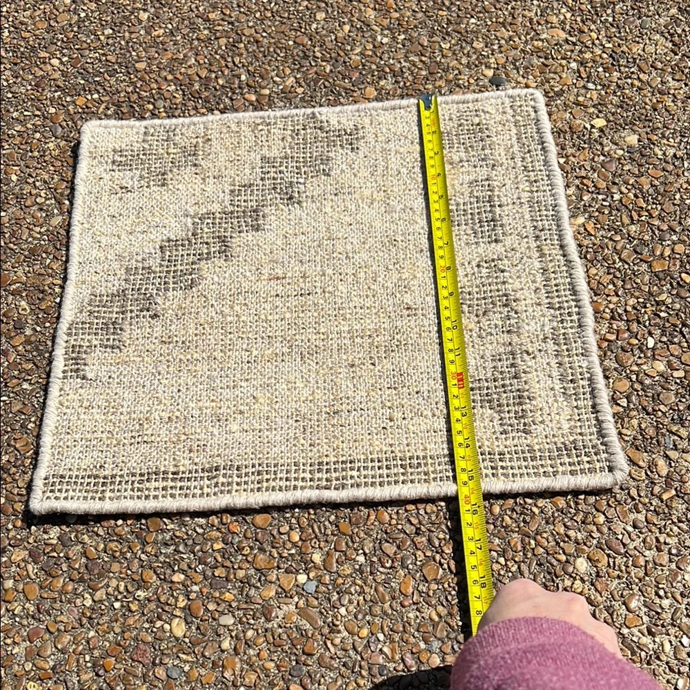 Elegant Beige, Brown & Gray Home Accent Rug Sample / Place Mat / Design Decor!